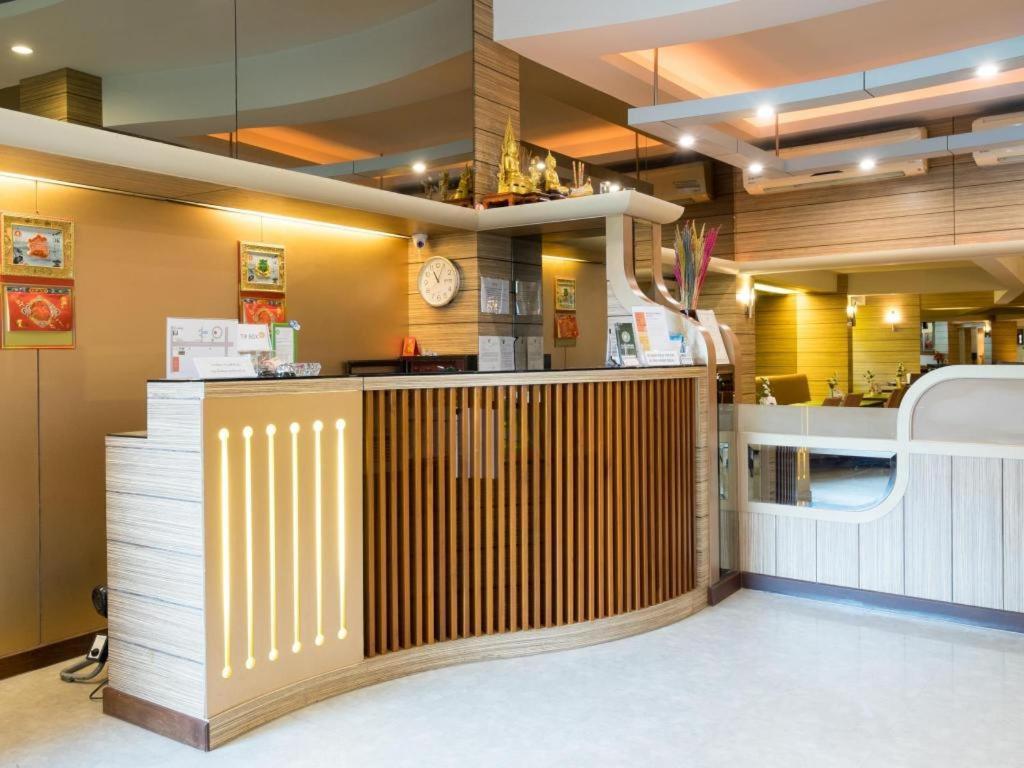 New Suanmali Hotel Бангкок Екстер'єр фото