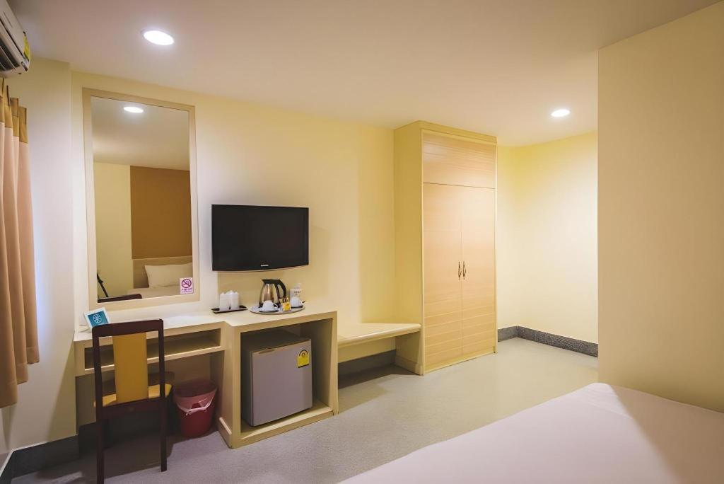 New Suanmali Hotel Бангкок Екстер'єр фото